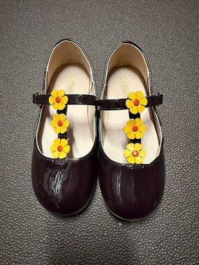 Gymboree Black Patent Mary Jane Shoes with Yellow Flower Accents